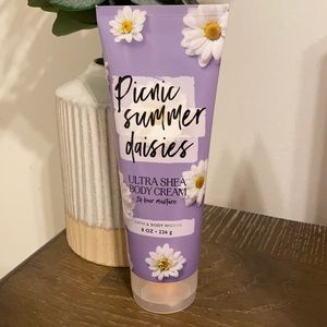 Picnic summer daisies body cream.